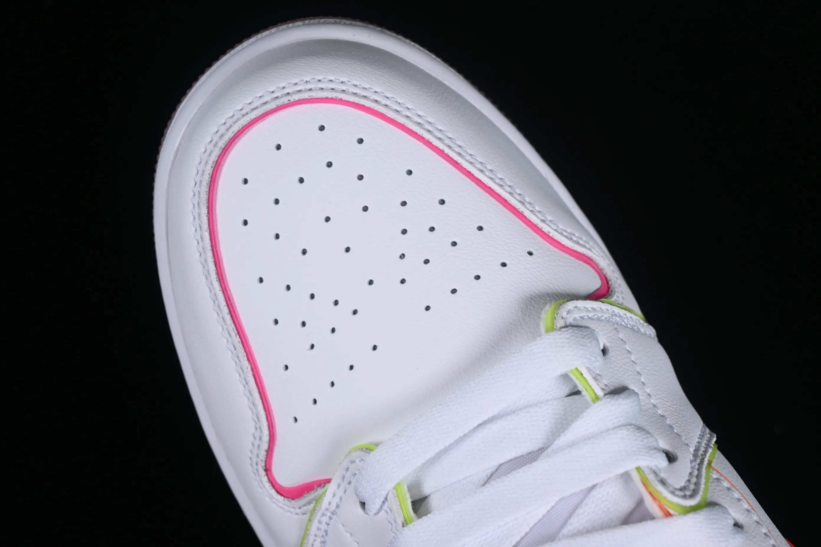 All Categories Air Jordan Jordan Series Basketball Shoes Air Jordan 1 Mid Air Jordan 1 Mid AJ1 Joe 1 Jelly Candy China Cultural Leisure Sneakers CV4611-100